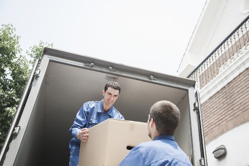 Private disposal company vehicle collecting large items